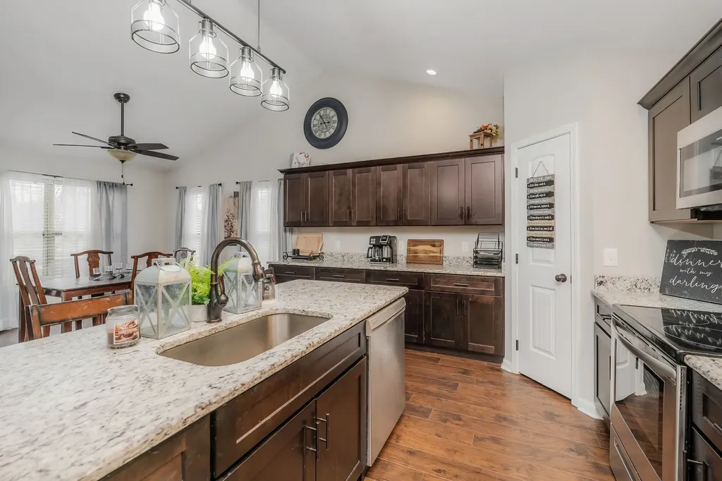 260 Celeste Drive Baxter TN 38544
