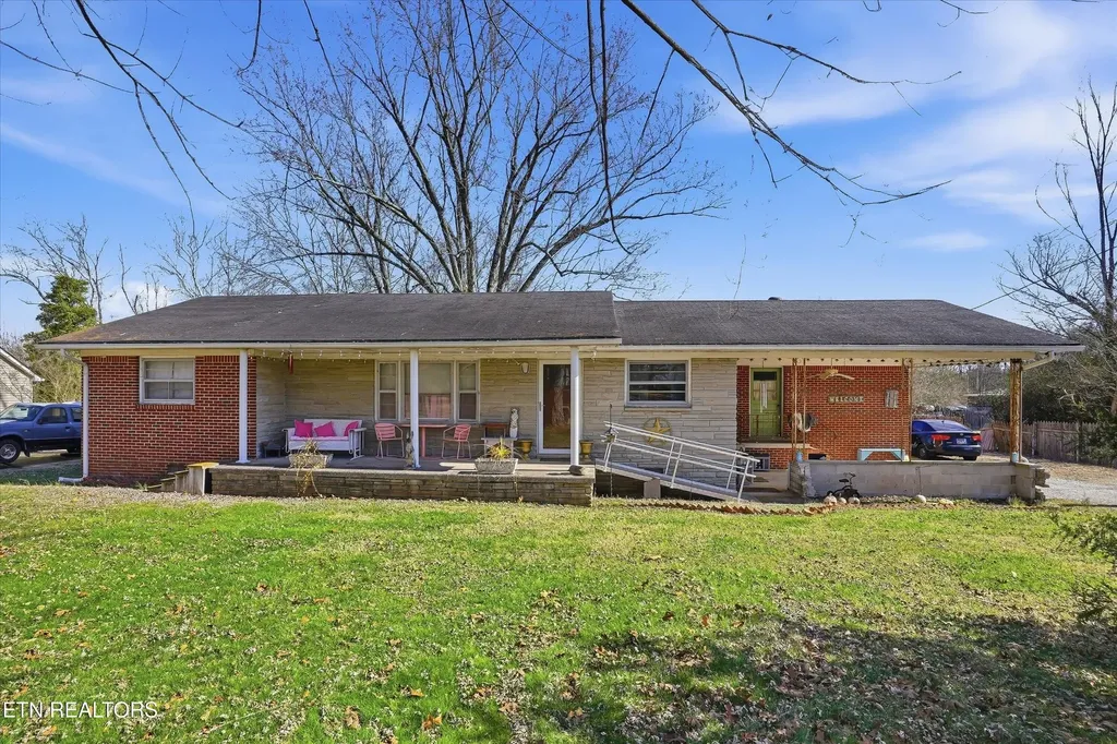 415 N 1st Avenue Baxter TN 38544