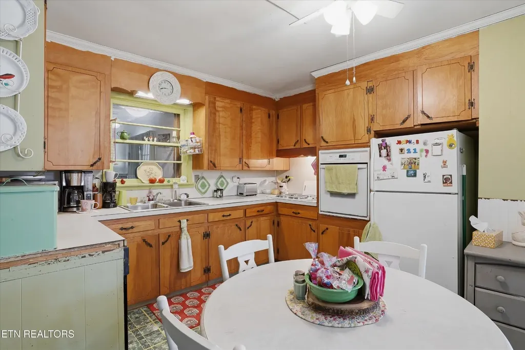 415 N 1st Avenue Baxter TN 38544