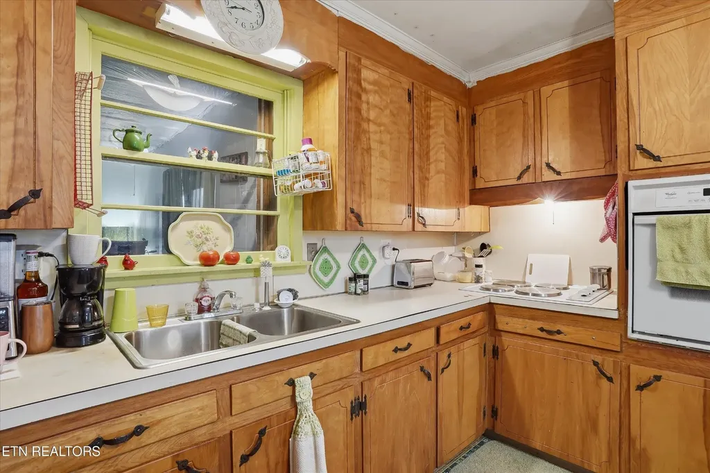 415 N 1st Avenue Baxter TN 38544