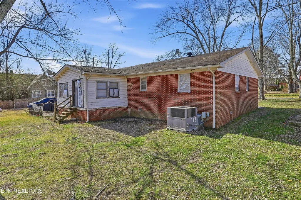 415 N 1st Avenue Baxter TN 38544