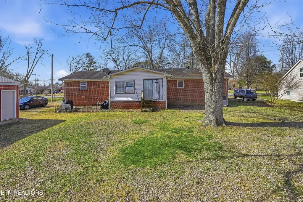 415 N 1st Avenue Baxter TN 38544