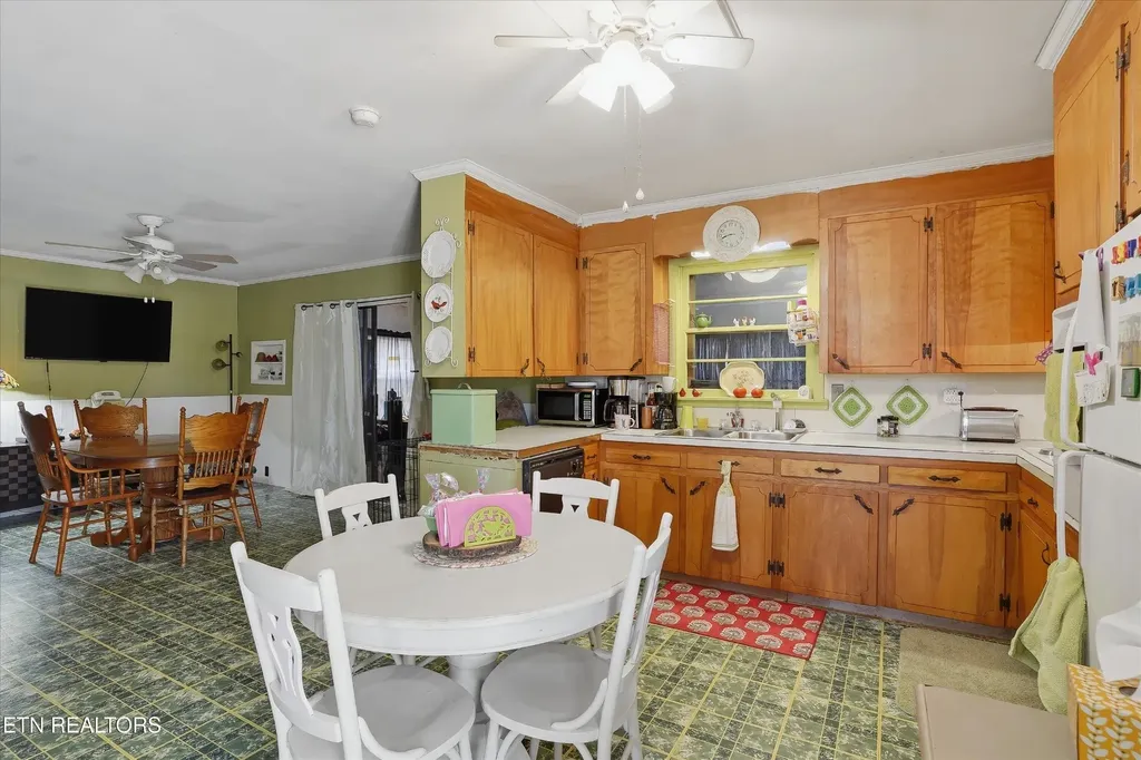 415 N 1st Avenue Baxter TN 38544