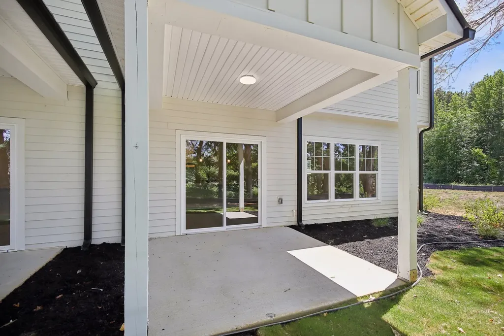 1048 Stagecoach Drive White House TN 37188