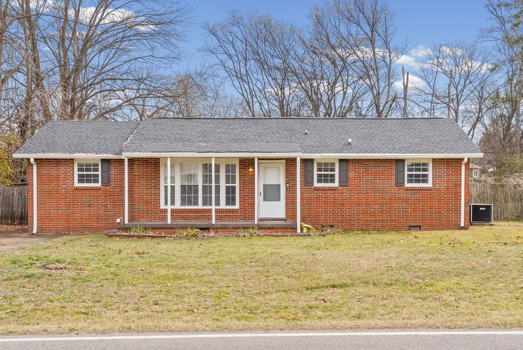 36 Charlemagne Boulevard Clarksville TN 37042