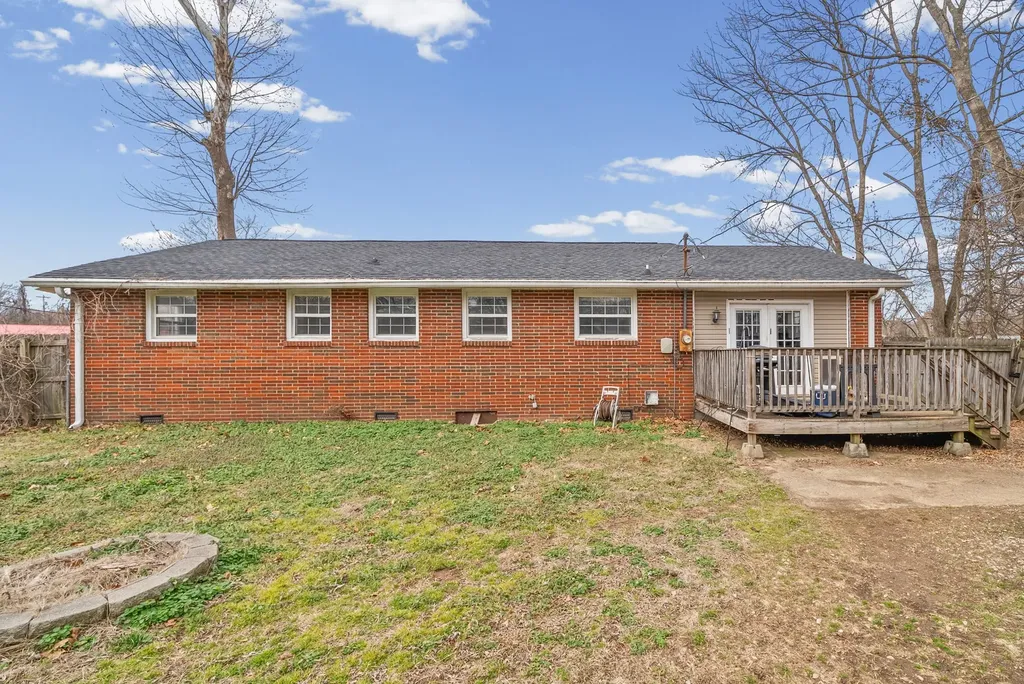 36 Charlemagne Boulevard Clarksville TN 37042