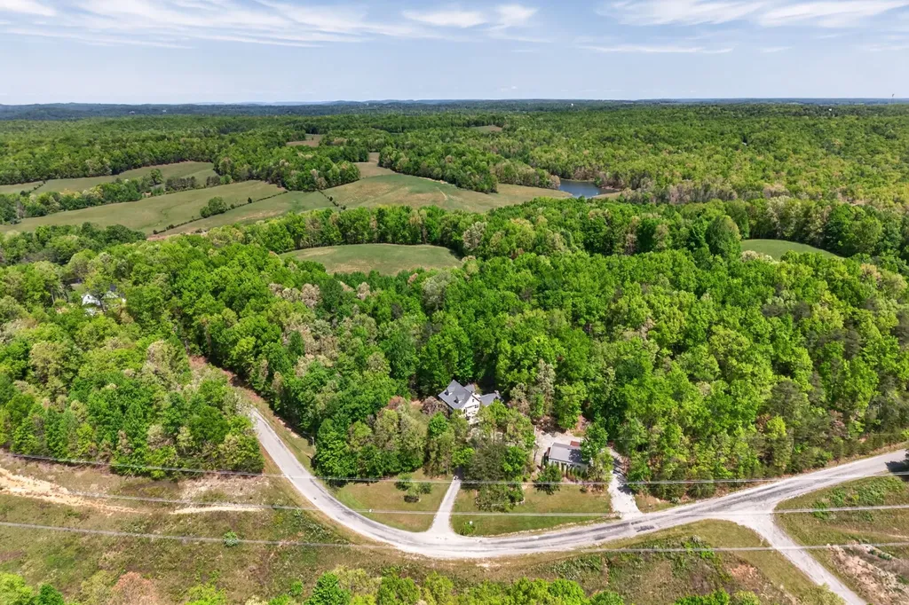 2144 Street Place Loop Monterey TN 38574
