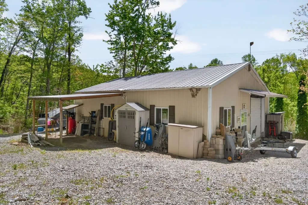 2144 Street Place Loop Monterey TN 38574