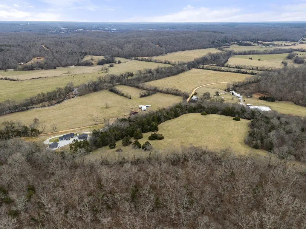 1447 W Beaverdam Road Centerville TN 37033