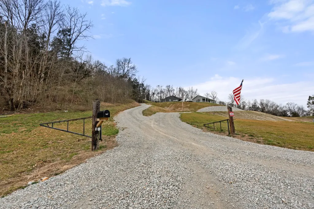 1447 W Beaverdam Road Centerville TN 37033