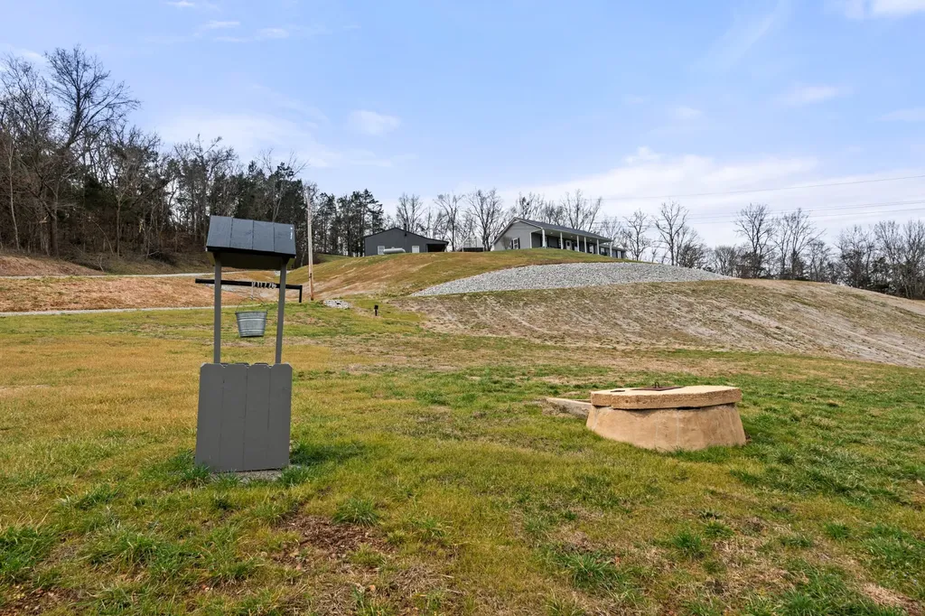1447 W Beaverdam Road Centerville TN 37033