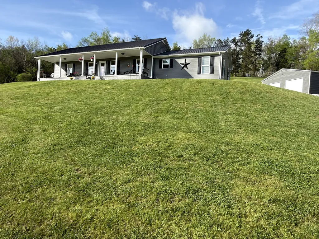 1447 W Beaverdam Road Centerville TN 37033