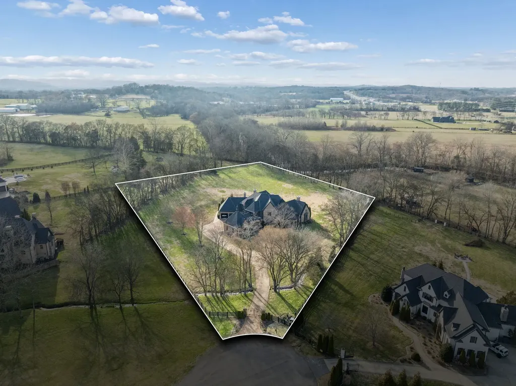 7105 Marsh Hawk Court Arrington TN 37014