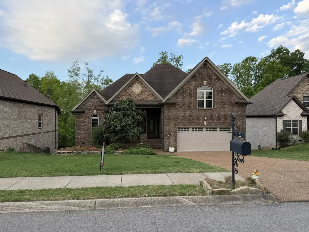 1102 Secretariat Drive Mount Juliet TN 37122