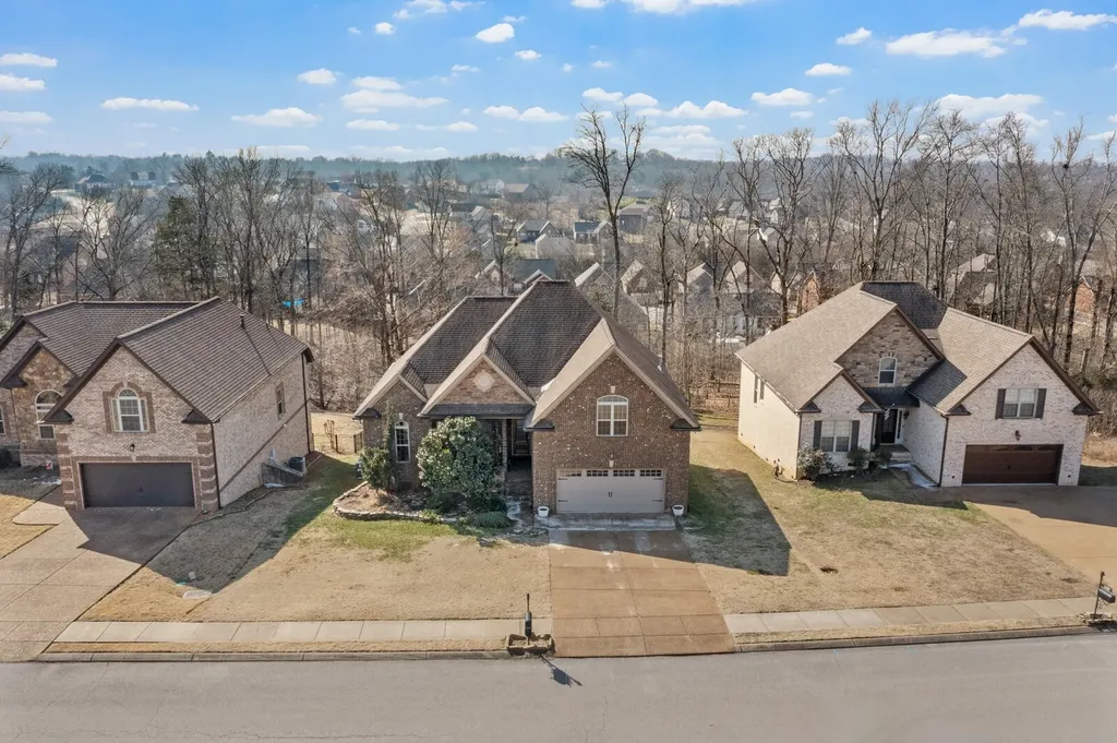 1102 Secretariat Drive Mount Juliet TN 37122