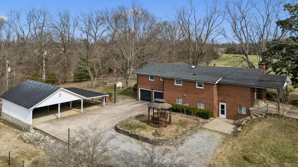 526 W Boiling Springs Road Portland TN 37148