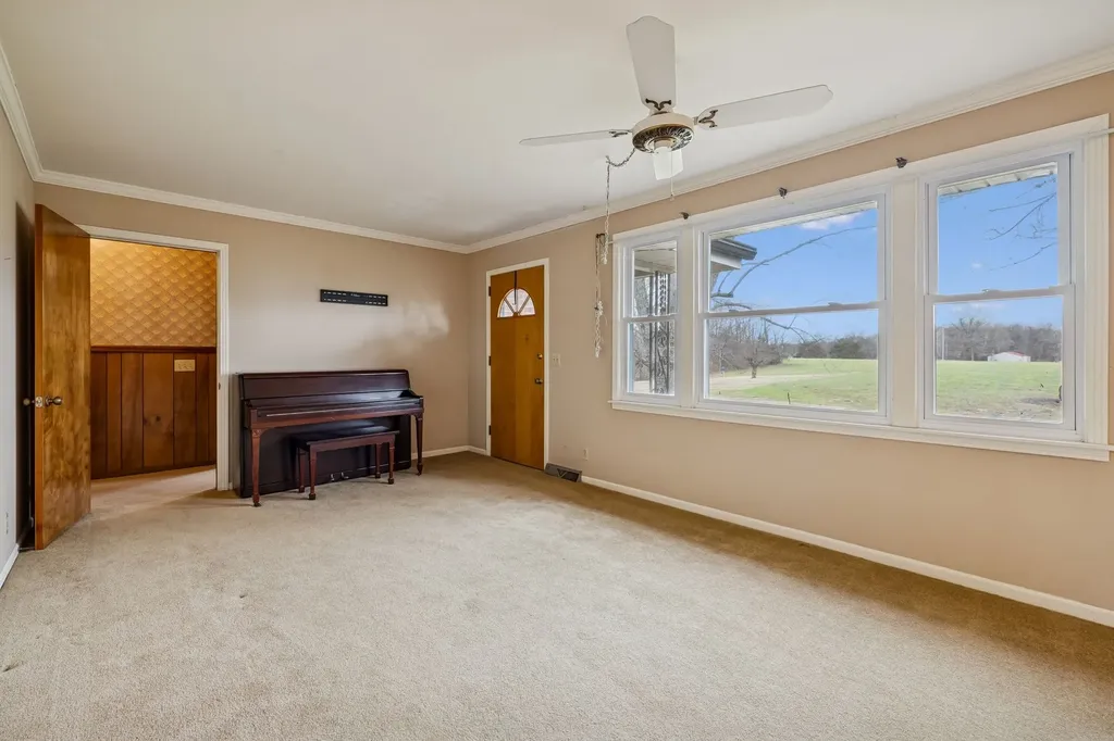 526 W Boiling Springs Road Portland TN 37148