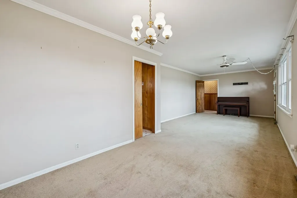 526 W Boiling Springs Road Portland TN 37148