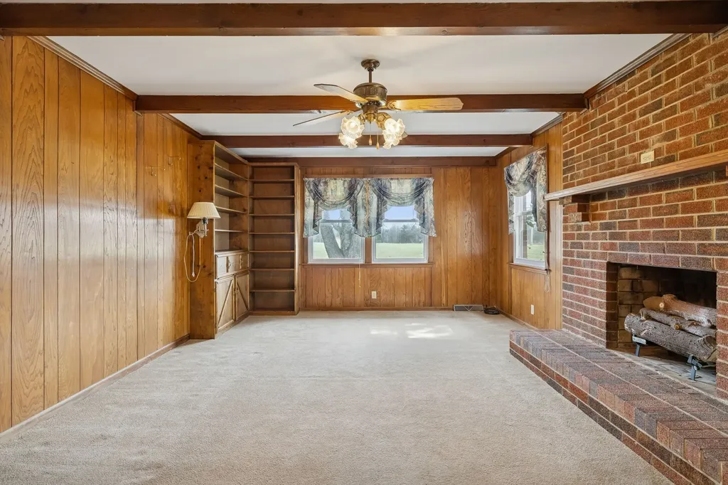 526 W Boiling Springs Road Portland TN 37148