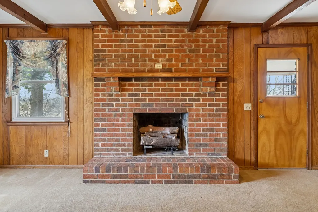 526 W Boiling Springs Road Portland TN 37148