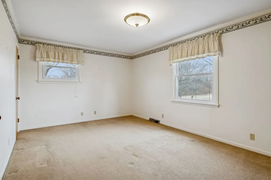 526 W Boiling Springs Road Portland TN 37148