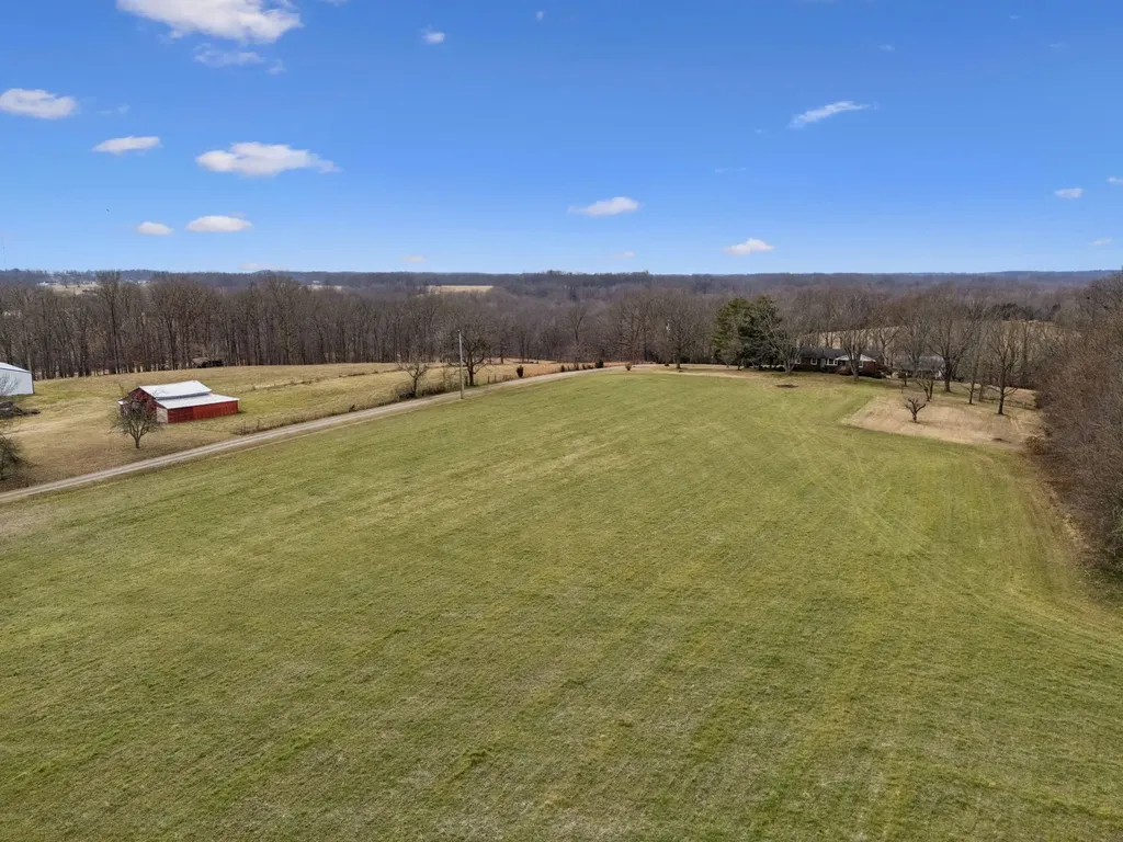 526 W Boiling Springs Road Portland TN 37148
