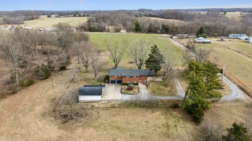 526 W Boiling Springs Road Portland TN 37148