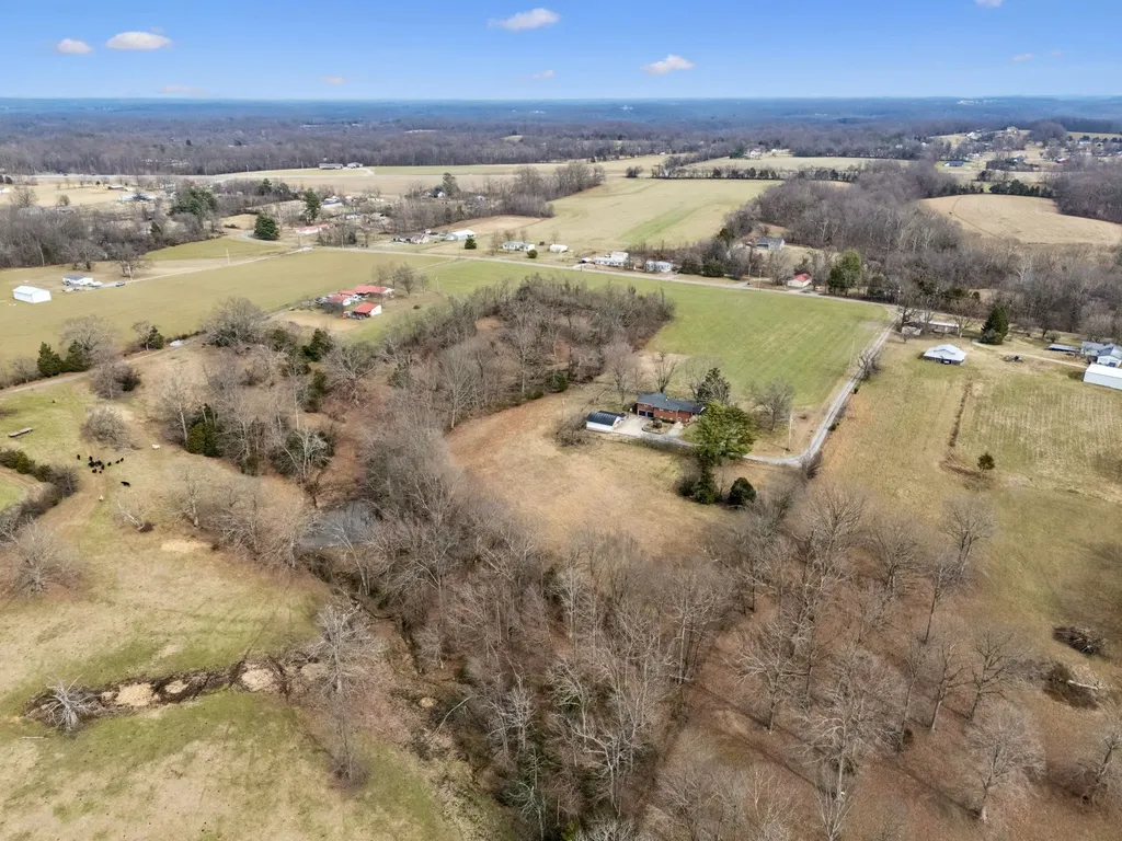 526 W Boiling Springs Road Portland TN 37148
