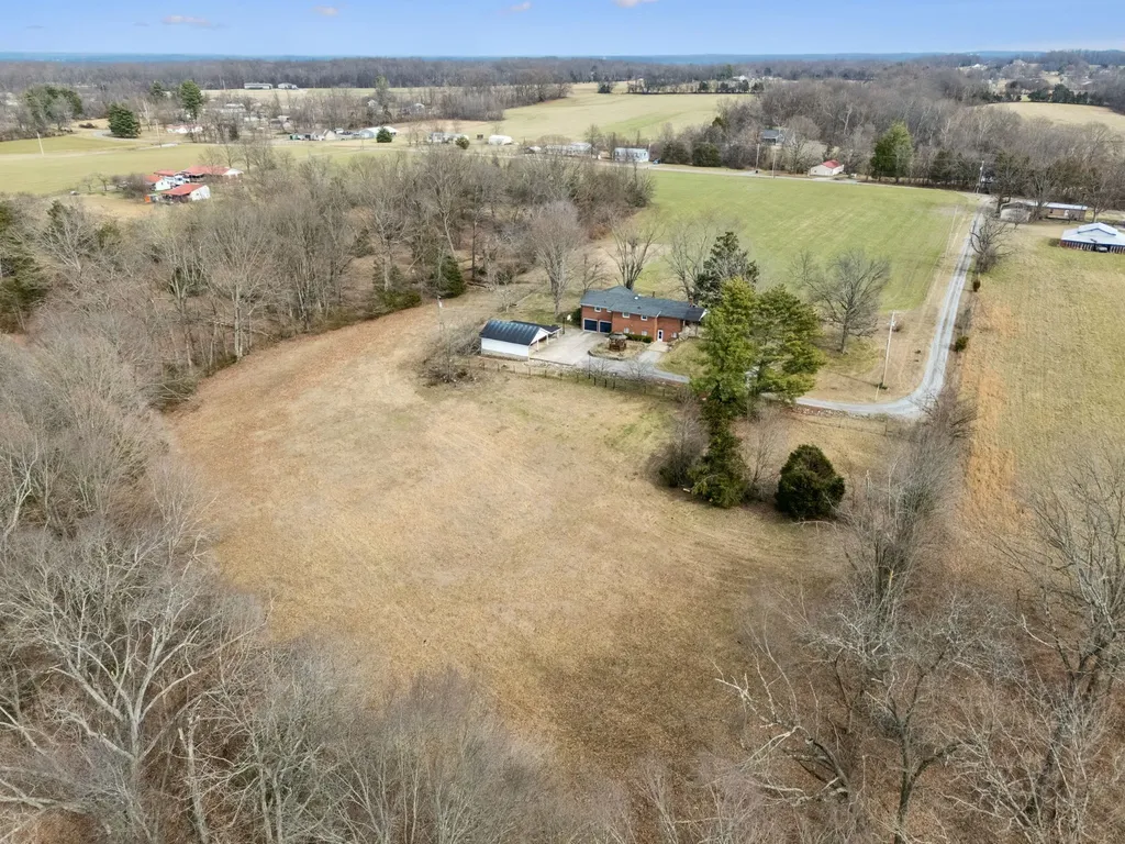 526 W Boiling Springs Road Portland TN 37148