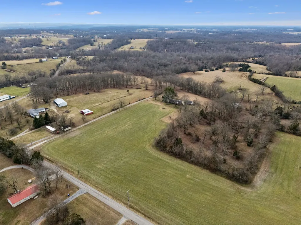 526 W Boiling Springs Road Portland TN 37148