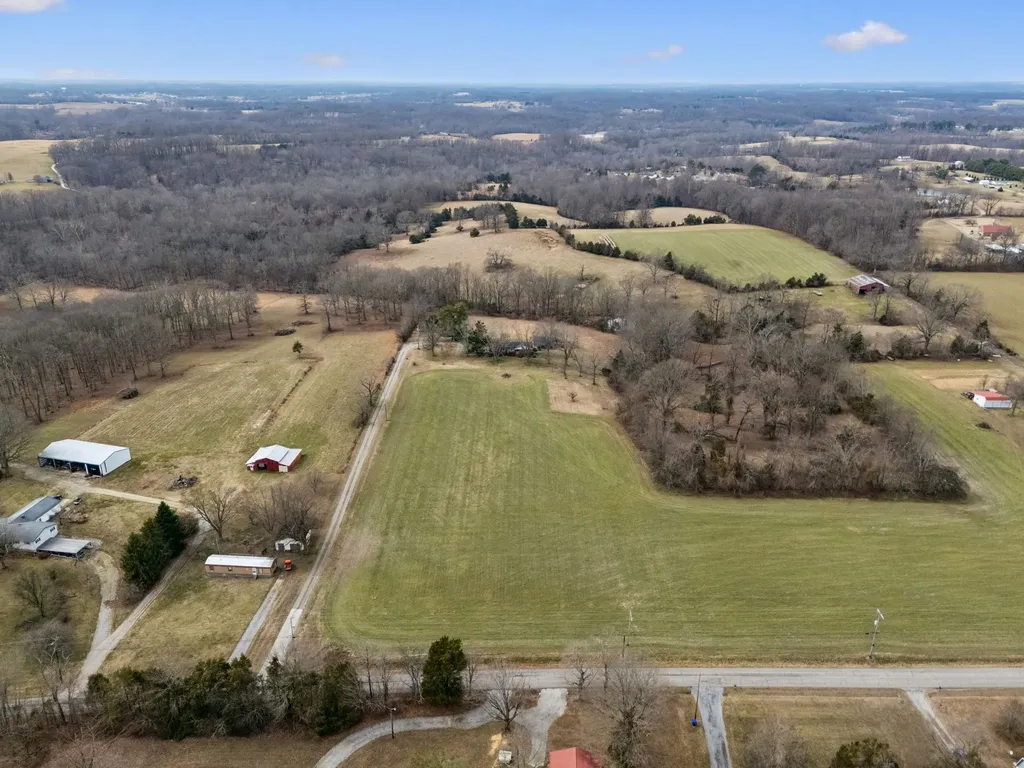 526 W Boiling Springs Road Portland TN 37148