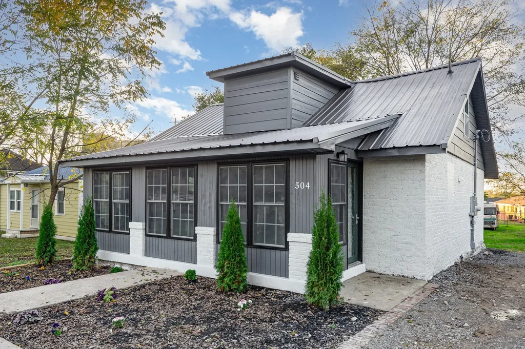 504 Hartsville Pike Lebanon TN 37087