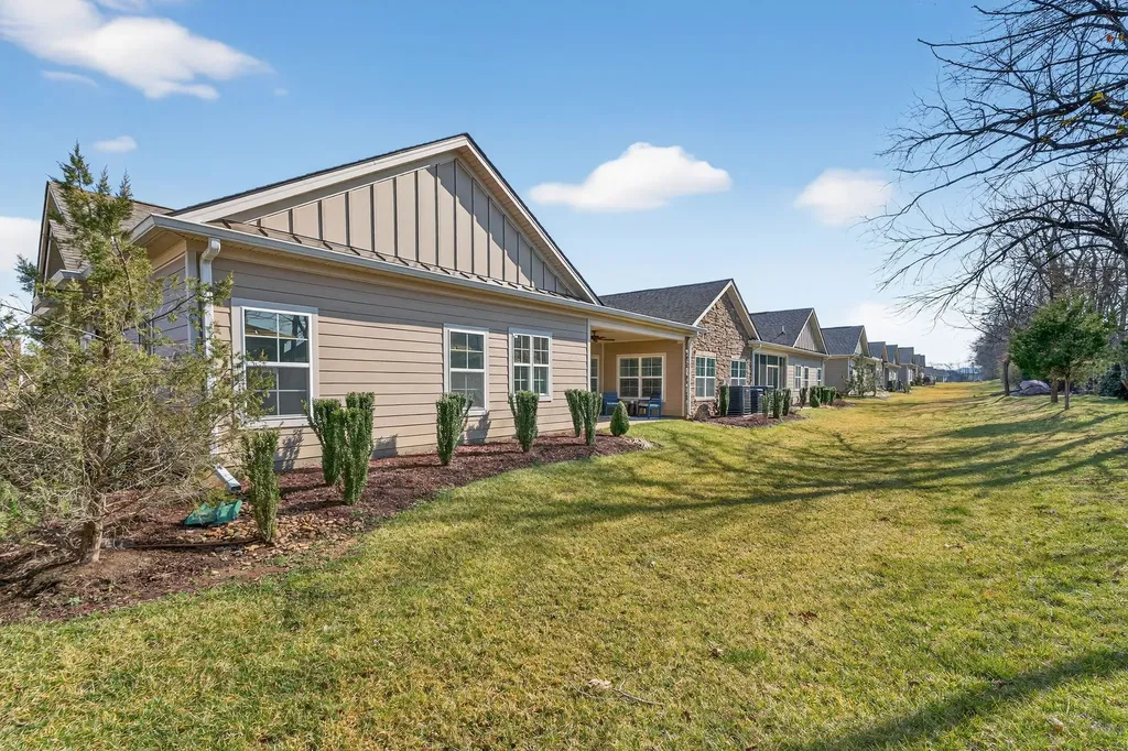 2408 Stonecenter Lane Murfreesboro TN 37128