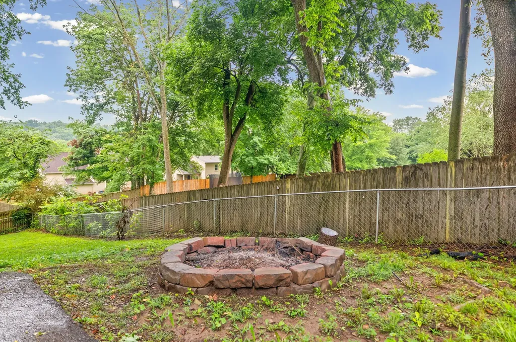 718 Jace Drive Clarksville TN 37040