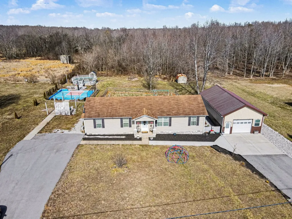870 Newt Vanattia Road Hillsboro TN 37342