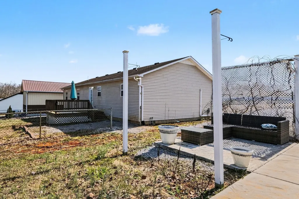 870 Newt Vanattia Road Hillsboro TN 37342