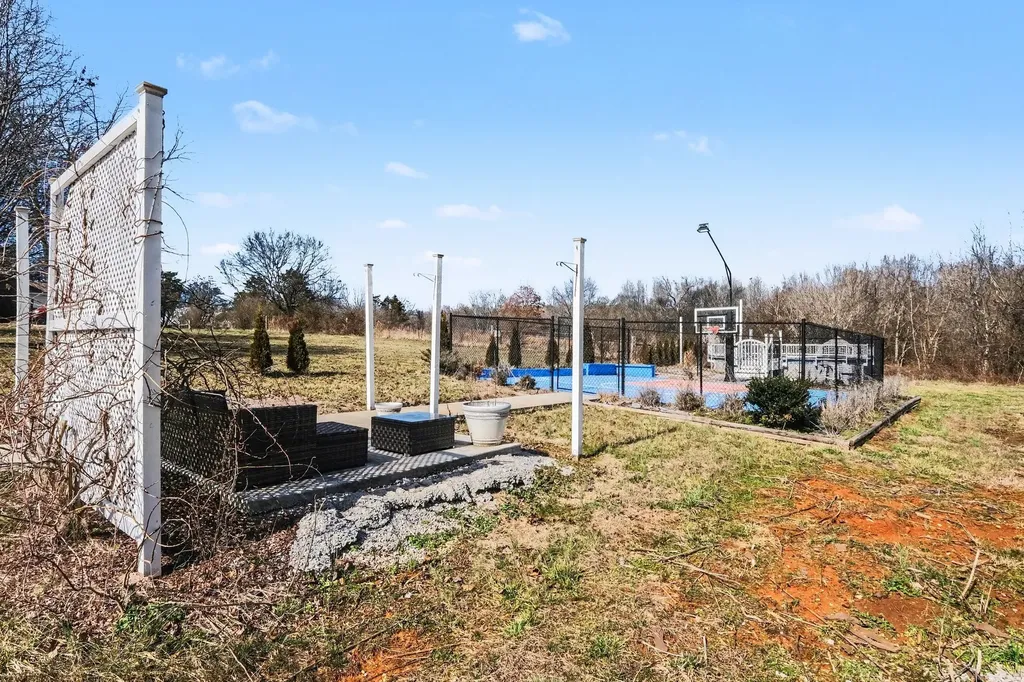 870 Newt Vanattia Road Hillsboro TN 37342