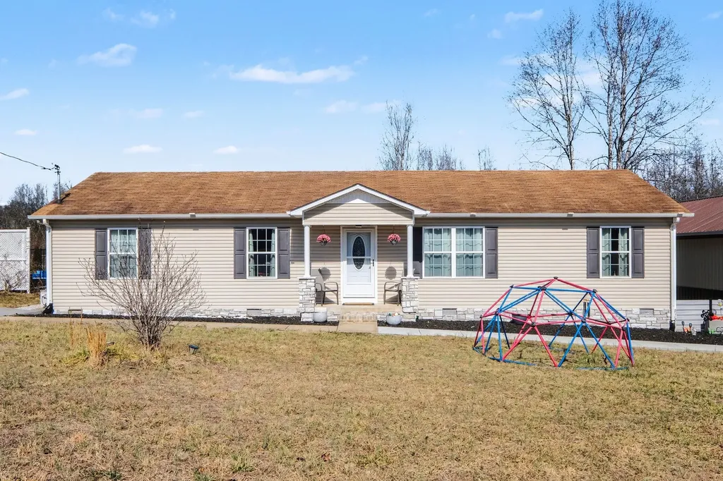 870 Newt Vanattia Road Hillsboro TN 37342
