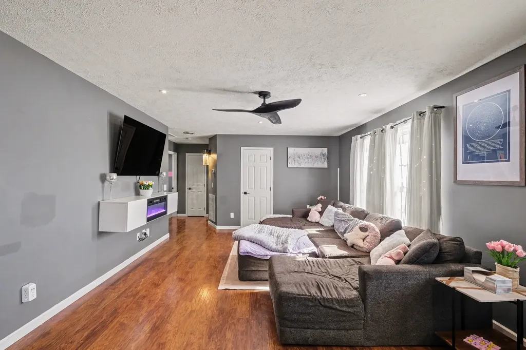 870 Newt Vanattia Road Hillsboro TN 37342