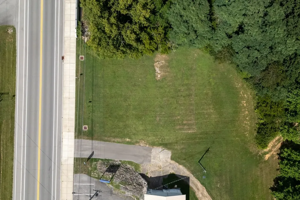 3336 31w Highway White House TN 37188