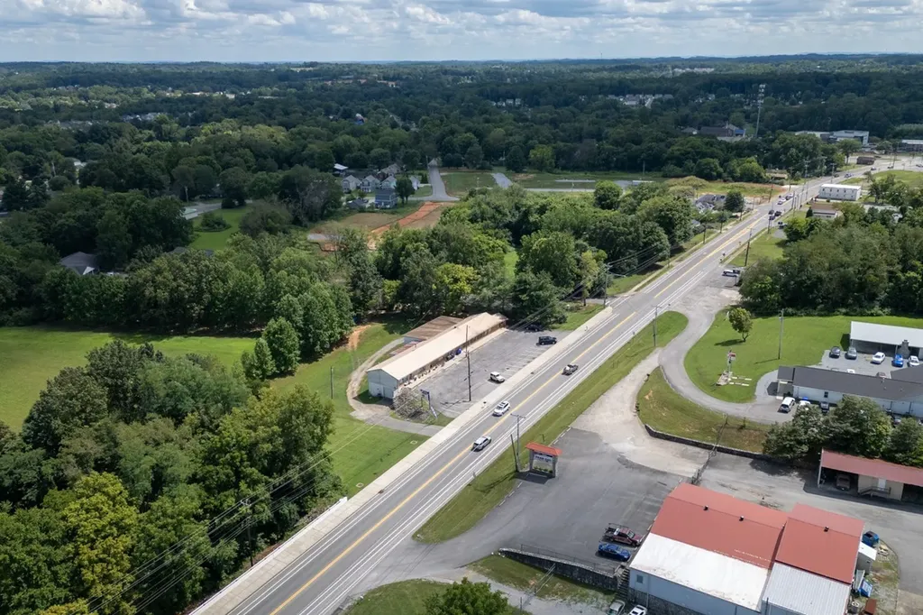 3336 31w Highway White House TN 37188