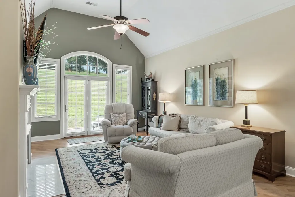 114 Nickolas Circle Lebanon TN 37087