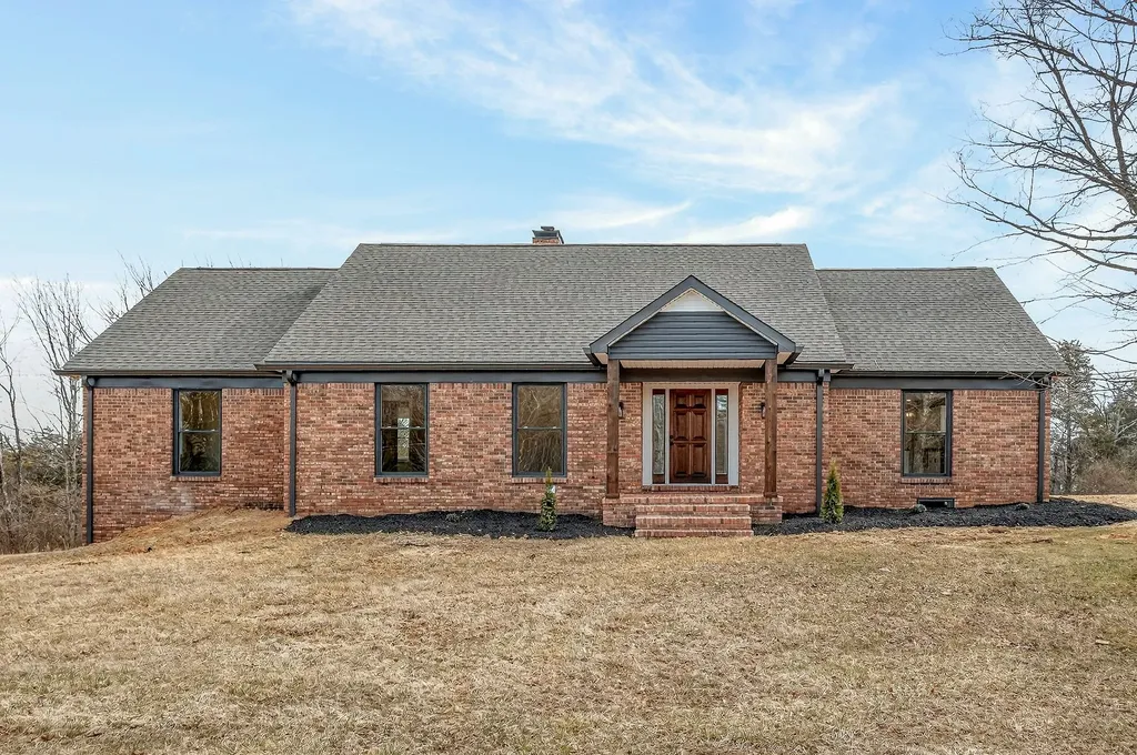 698 Mike Muncey Road Mcminnville TN 37110