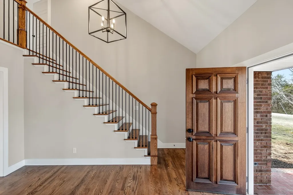 698 Mike Muncey Road Mcminnville TN 37110