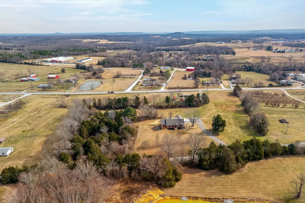 698 Mike Muncey Road Mcminnville TN 37110
