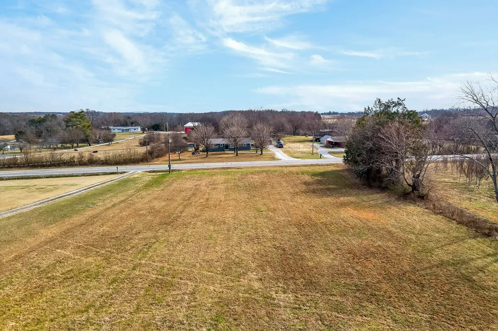 698 Mike Muncey Road Mcminnville TN 37110