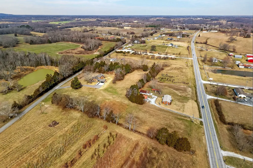 698 Mike Muncey Road Mcminnville TN 37110