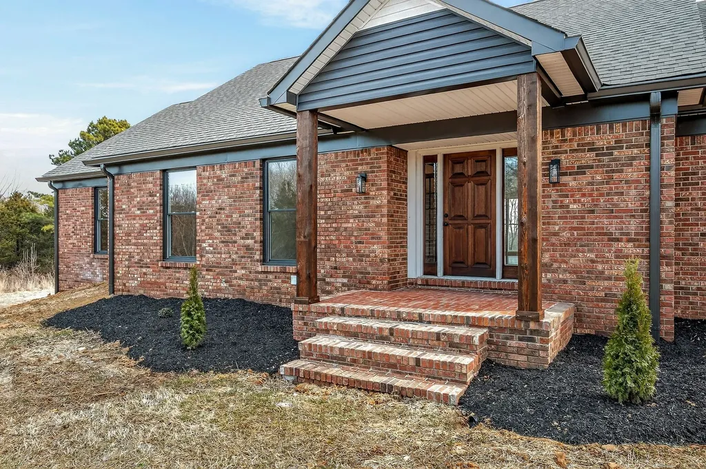 698 Mike Muncey Road Mcminnville TN 37110