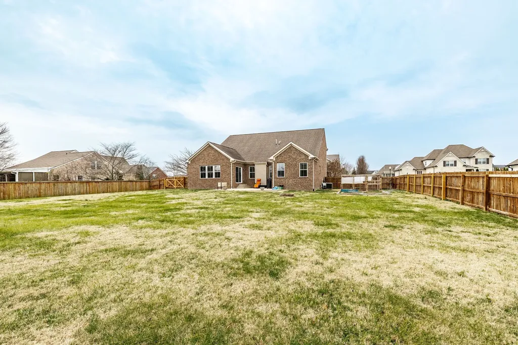 337 Fannis Circle Gallatin TN 37066