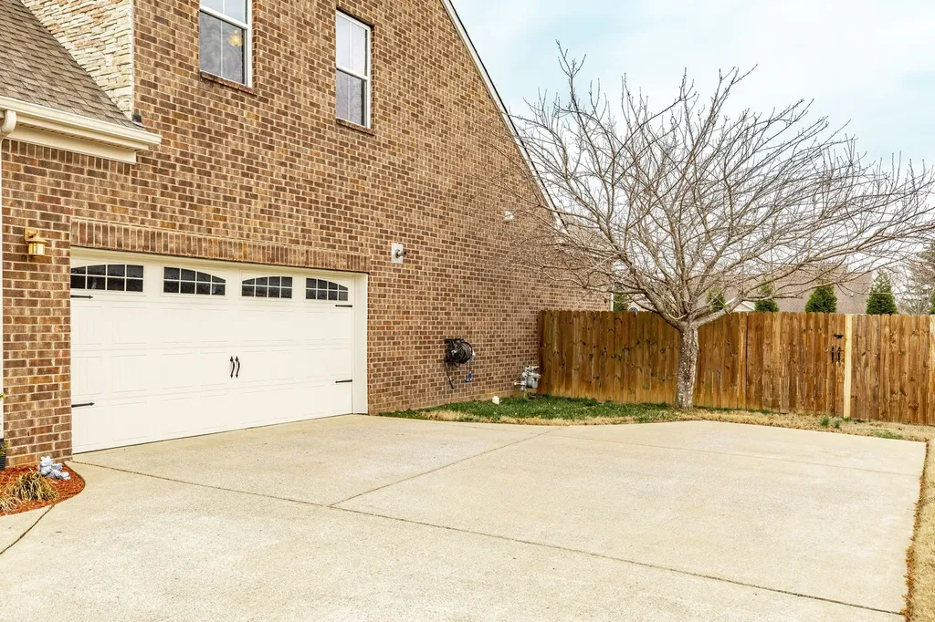 337 Fannis Circle Gallatin TN 37066